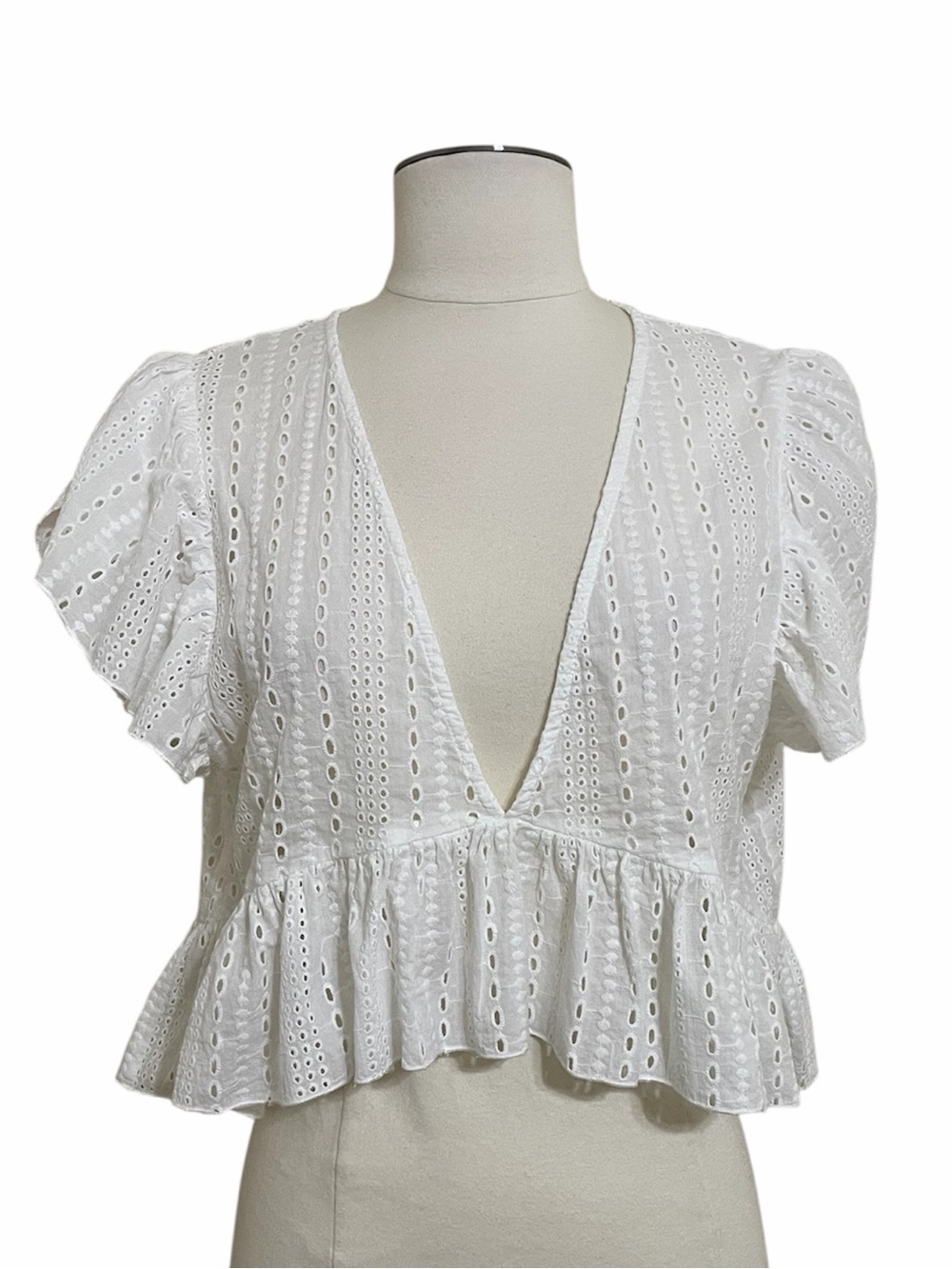 SHEIN White Eyelet Deep V-Neck Flutter Sleeve Cropped Cotton Top Sz Large